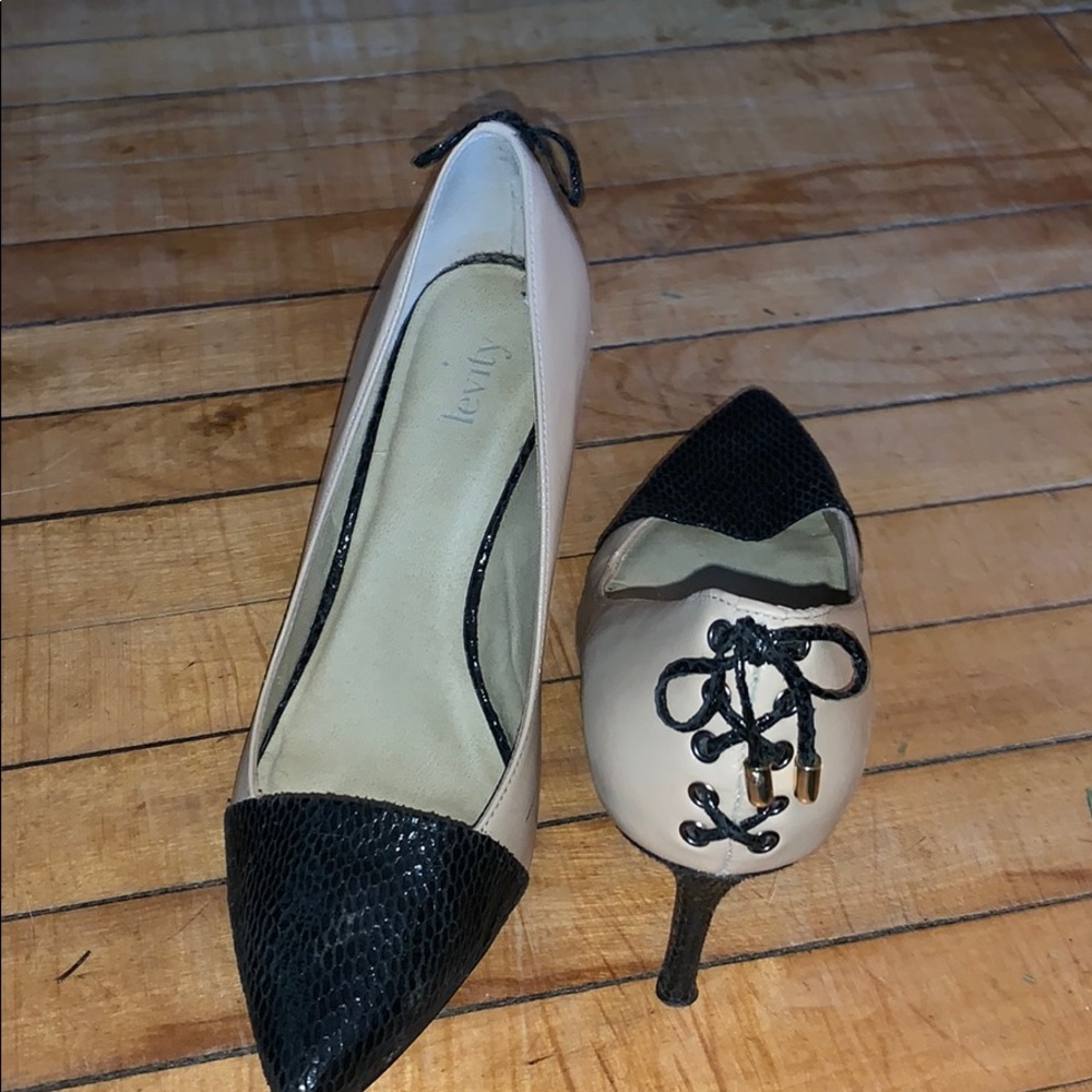 Levity lace up back Black and cream high heels